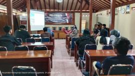 KIM PADUKUHAN SE KALURAHAN BENDUNGAN MENDAPAT PELATIHAN PENGGUNAAN DRONE